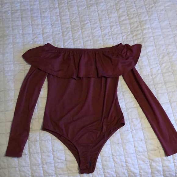 Maroon long sleeve ruffle onesie - Picture 3 of 3